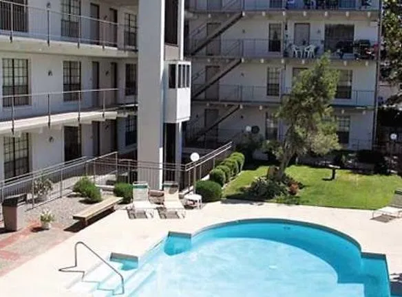The Portals - 1180 Alvarado Dr SE - Albuquerque, NM Apartments for Rent