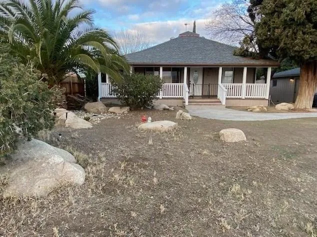 319 E Sacramento, Coalinga, CA 93210 - MLS 224002880 for Sale