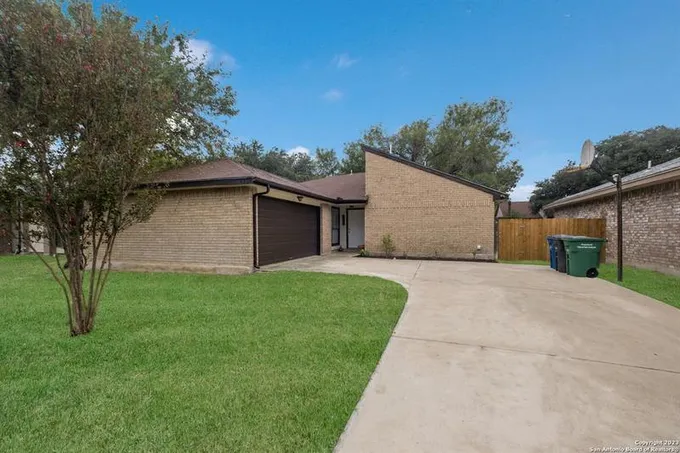 6339 Forest Village, San Antonio, TX 78250 for Sale