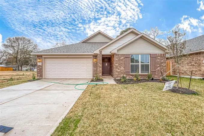 328 Bryan Way, Angleton, TX 77515 for Sale