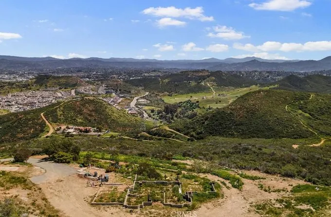21498 Bresa De Loma Dr, Escondido, CA 92029 - MLS OC23055125 for Sale