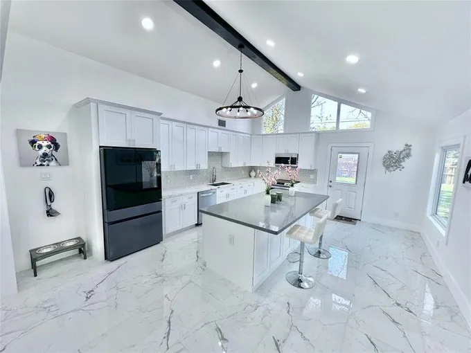 9414 Bevlyn Dr, Houston, TX 77025 for Rent