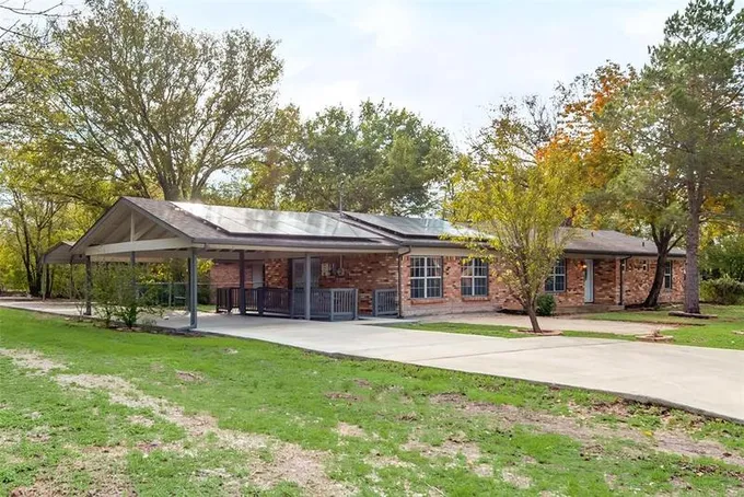 4508 Hodgkins Rd, Lake Worth, TX 76135 for Sale