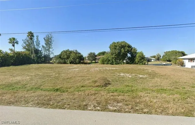 1222 SW SANTA BARBARA PL, CAPE CORAL, FL 33991 Single Family Residence For Sale  MLS# 223091796