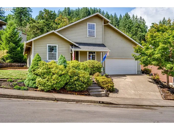 952 S 67TH ST, Springfield OR 97478 for Sale