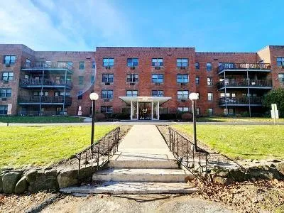 Oakdale Mnr Apt A6d for Sale