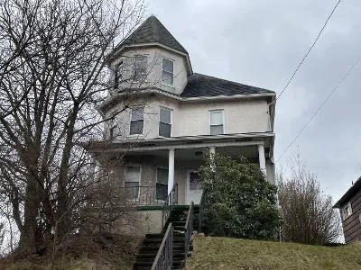 E Drinker St for Sale