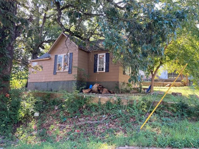 912 Fairmount St, Poplar Bluff, MO 63901 - MLS 23073694 for Sale
