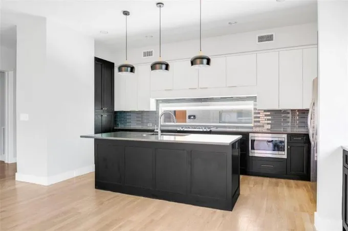3706 W Beverly Dr, Dallas, TX 75209 for Rent