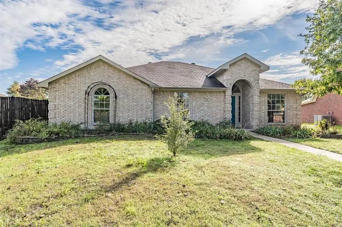 730 Dillard Cir, Cedar Hill, TX 75104 for Sale