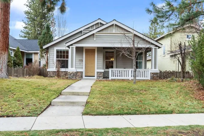19424 Blue Lake Loop, Bend OR 97702 for Sale