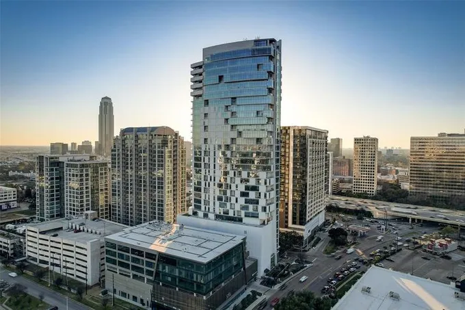 4521 San Felipe St #1704, Houston, TX 77027 for Sale