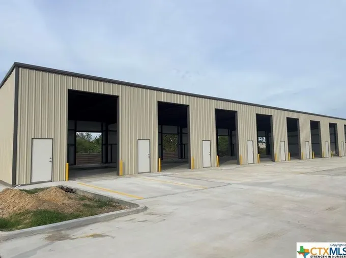 4002 N Main St, Victoria, TX 77901 - MLS 525254 for Sale