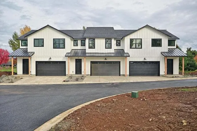 109 Golf View Drive 900, Eagle Point OR 97524 for Sale