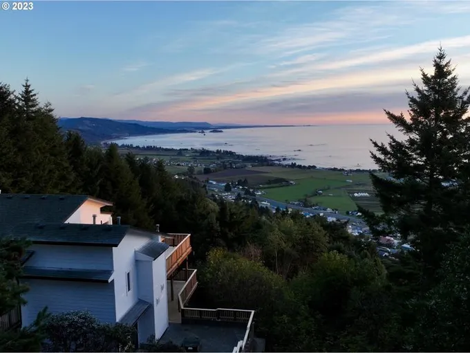 98500 HARBOR HILLS HTS, Brookings OR 97415 for Sale