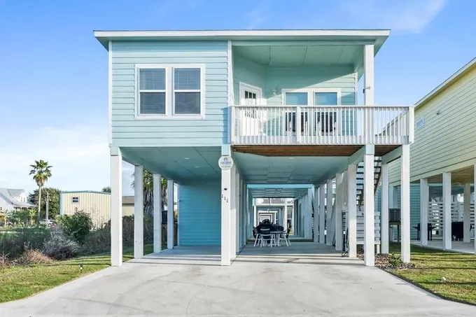 111 Maldives, ROCKPORT, TX 78336 for Sale