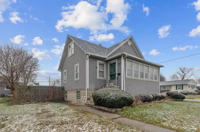 7504 Madison Ave, Hammond, IN 46324 - MLS 543335 for Sale