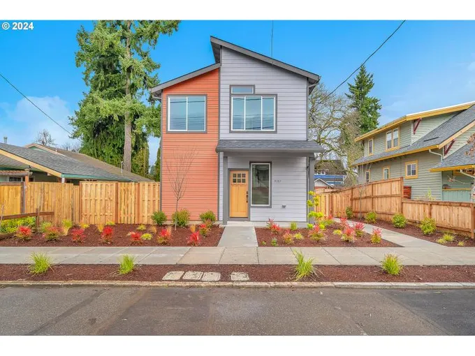 9391 N IVANHOE ST, Portland OR 97203 for Sale