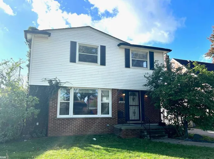 18270 Spring Ct S, Fraser, MI 48026 - MLS 50128870 for Sale