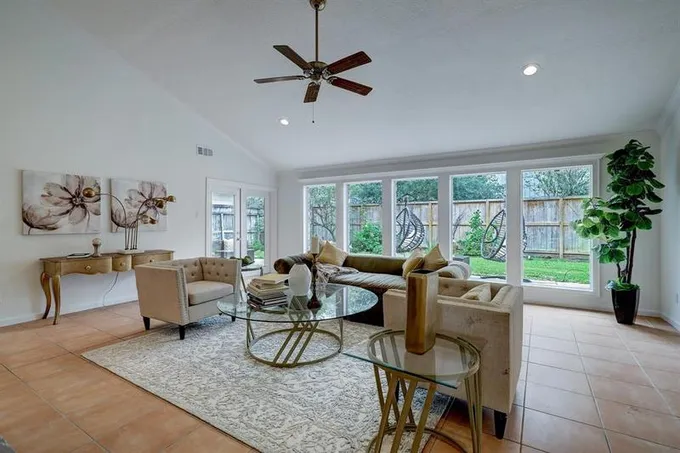 10315 Sugar Hill Dr, Houston, TX 77042 for Sale