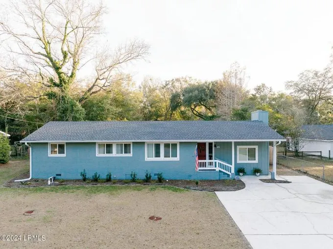 25 MYSTIC CIR, Beaufort, SC 29902 Single Family Residence For Sale  MLS# 183431