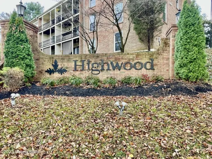 110 HIGHWOOD DR, Louisville, KY 40206 Condominium For Sale  MLS# 1651351