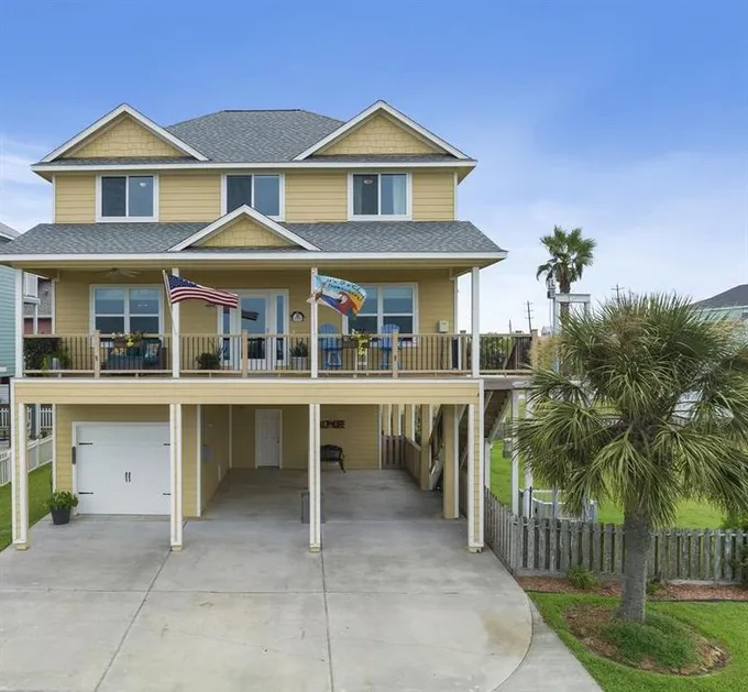 3723 Pirates Beach Cir, Galveston, TX 77554 for Sale