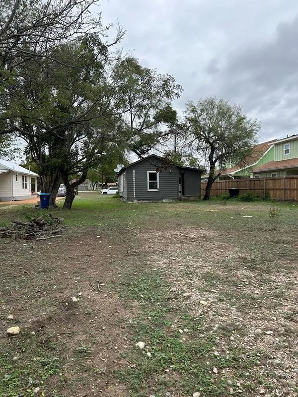 337 Guadalupe St, Kerrville, TX 78028 for Sale