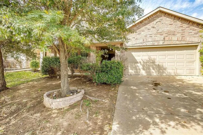 12604 Summerwood Dr, BURLESON, TX 76028 for Sale