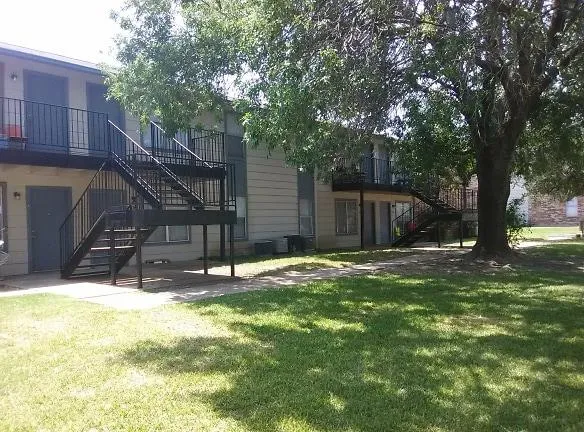 Parker II Apartments - 100 Bluebonnet St - Stephenville, TX Apartments for Rent