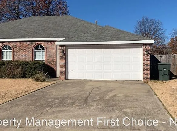 2898 Wildwood Dr - Fayetteville, AR 72704 - Home For Rent