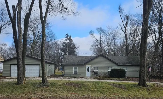 8519 Steele St, Burlington, WI 53105 - MLS 1860735 for Sale