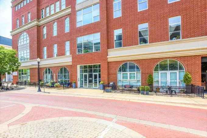 300 Main Street, 1 - D3, Evansville, IN 47708  617657022 for Rent