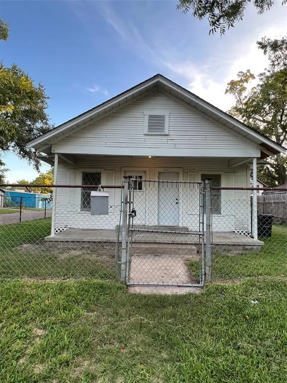 221 E Jack St, Baytown, TX 77520 for Sale