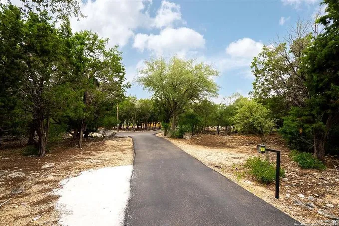 527 Eden Ranch Dr, Canyon Lake, TX 78133 for Sale