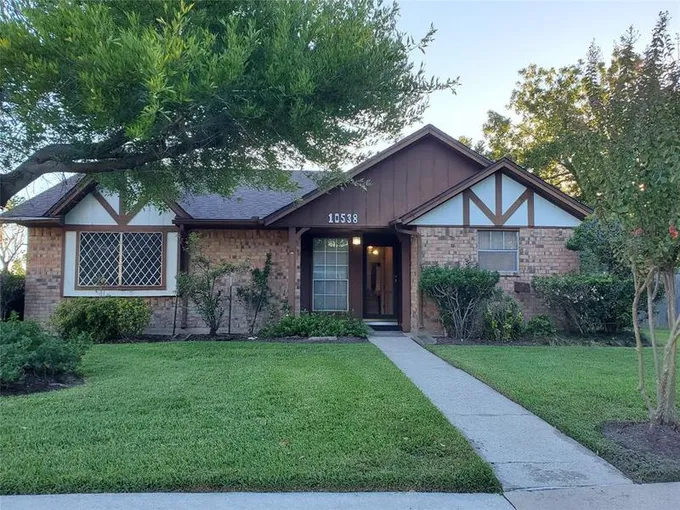 10538 Sageyork Dr, Houston, TX 77089 for Sale