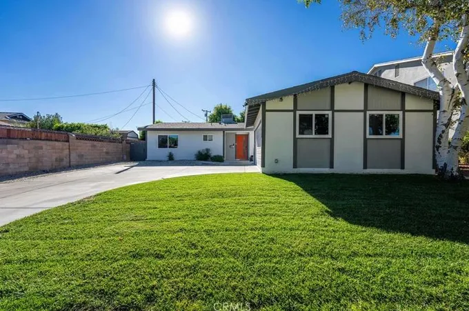 27317 Banuelo Ave, Saugus, CA 91350 - MLS SR23210267 for Sale