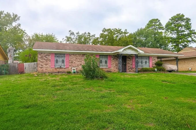 2305 Nixson Dr, Longview, TX 75602 - MLS 20504471 for Sale