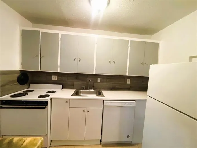 425 Hawthorne St #8, Houston, TX 77006 for Rent