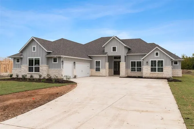 105 Mc Naughton Dr, Liberty Hill, TX 78642 for Sale