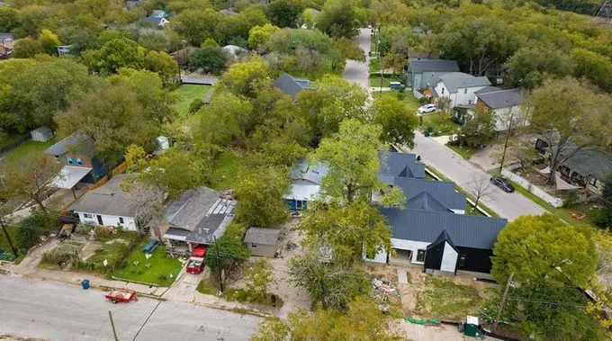 1005 Lott Ave, Austin, TX 78721 - MLS 7587273 for Sale