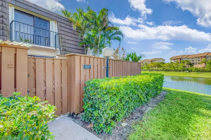 1509 15TH CT, Jupiter, FL 33477 Townhouse For Sale  MLS# RX-10951828
