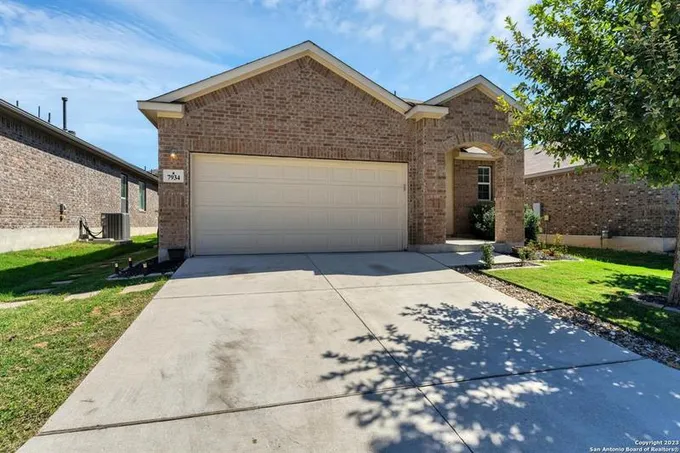 7934 HEADWATERS TRL, San Antonio, TX 78254-4457 for Sale