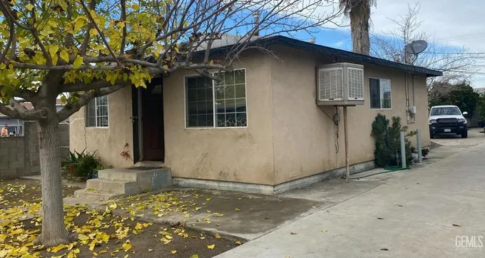 1028 13th St, Wasco, CA 93280  MLS# 202400062 for Sale