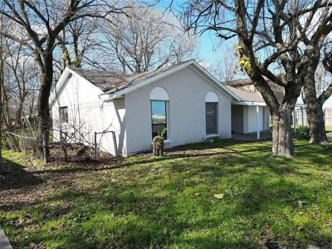 203 N 6th Street, Crandall, TX 75114  615226971 for Sale
