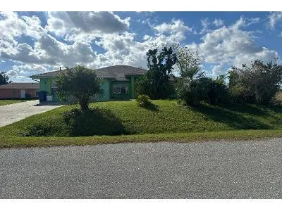 Hacienda St for Sale
