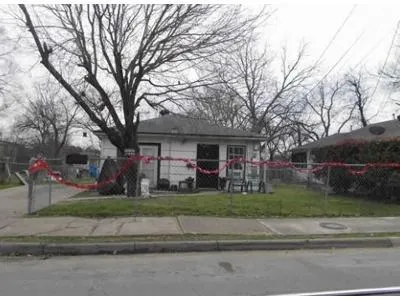 Metropolitan Ave for Sale