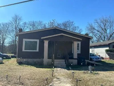 Hollywood Ln for Sale