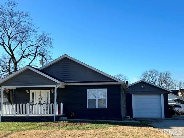 15 SE 15th St, Washington, IN 47501  MLS# 202344799 for Sale