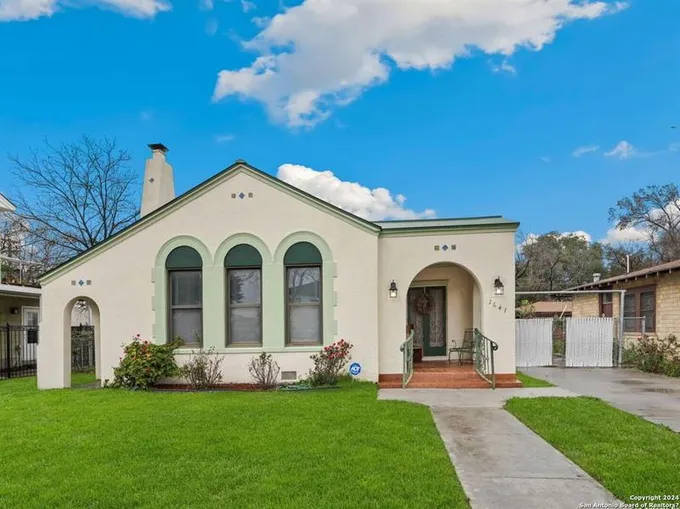 1647 W SUMMIT AVE, San Antonio, TX 78201-5012 for Sale